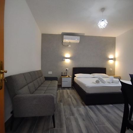 Belka Studios Vlorë Buitenkant foto